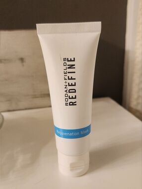Rodan + Fields REDEFINE Rejuvenation Mask - White